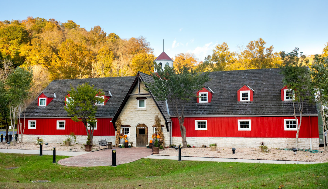 The Kentucky Music Hall of Fame, shaped like a large red horse stable.